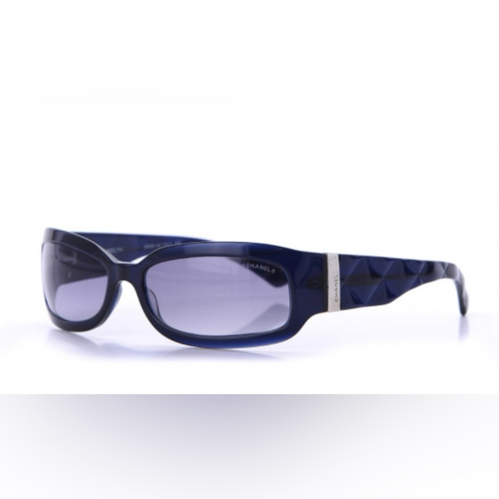 CHANEL Quilted CC Sunglasses 5052 Navy Blue Logo With Hard Clamshell Case Ladies